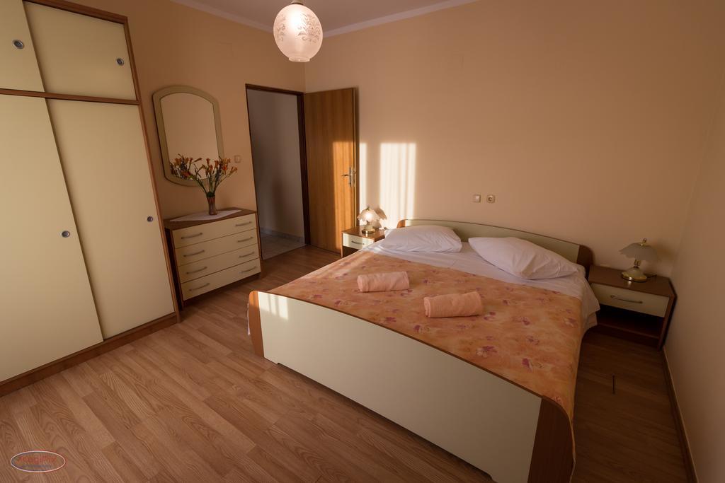 Tomulic Jasna I Miljenko Apartment Supetarska Draga Exterior photo